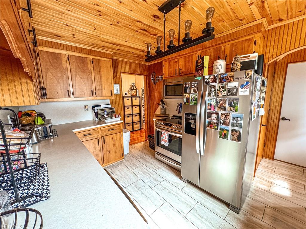 717 Spring Street Mount Airy, NC 27030 - Photo 8 of 24 Gallery Image 8