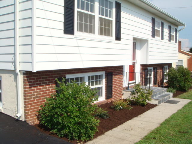 944 Olney Road Vinton, VA 24179 - Photo 2 of 23 DSC03402
