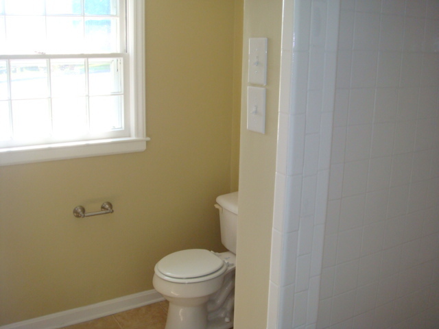 944 Olney Road Vinton, VA 24179 - Photo 19 of 23 DSC03394