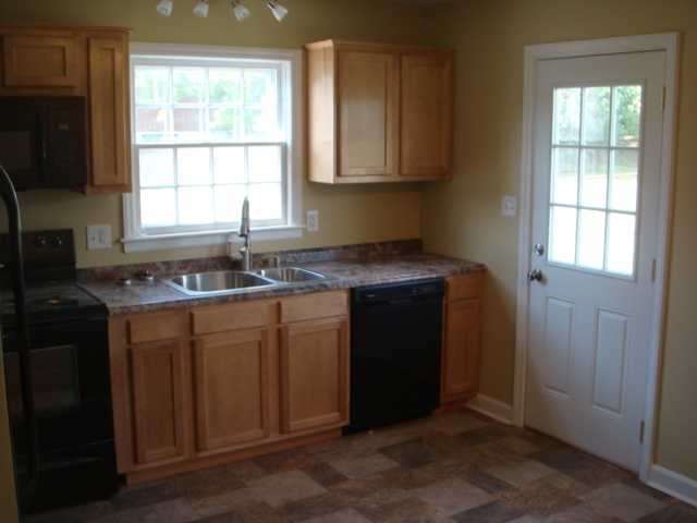 944 Olney Road Vinton, VA 24179 - Photo 6 of 23 DSC03379