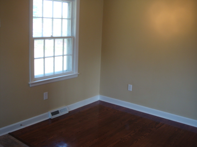 944 Olney Road Vinton, VA 24179 - Photo 8 of 23 DSC03381