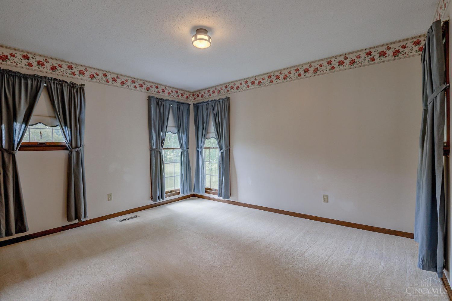 6363 Georgetown Road Fairfield, OH 45014 - Photo 20 of 42 Gallery Image 20