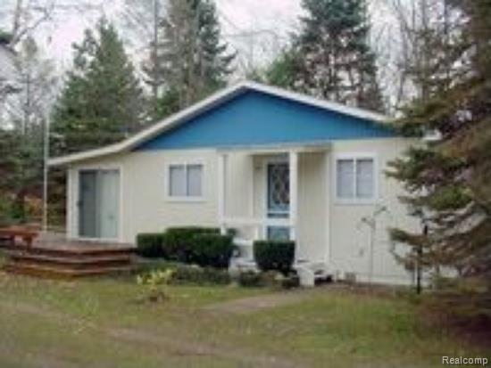 4244 North Lakeshore Road Deckerville, MI 48427 - Photo 4 of 47