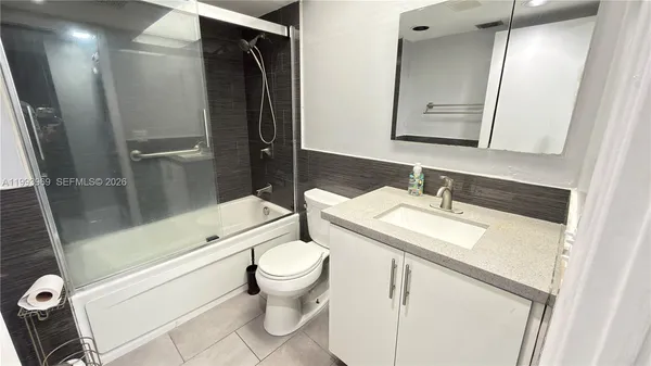 $2,700 | 12500 Southwest 5th Court, Unit 307M, Pembroke Pines, FL 33027