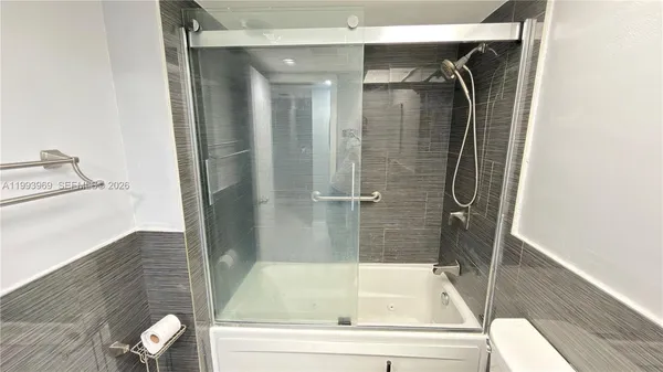 $2,700 | 12500 Southwest 5th Court, Unit 307M, Pembroke Pines, FL 33027