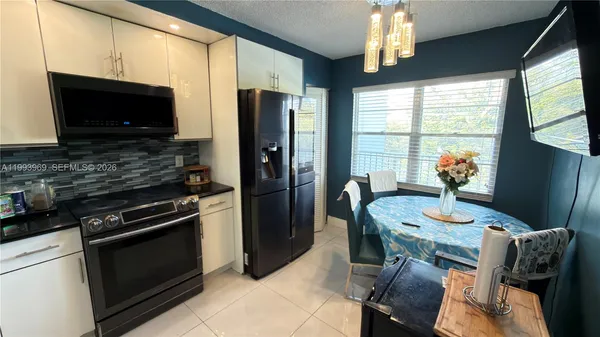 $2,700 | 12500 Southwest 5th Court, Unit 307M, Pembroke Pines, FL 33027