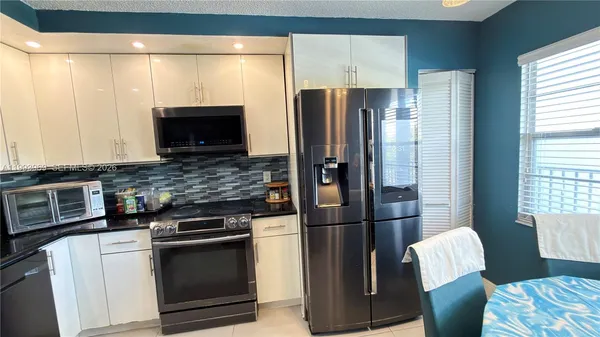 $2,700 | 12500 Southwest 5th Court, Unit 307M, Pembroke Pines, FL 33027