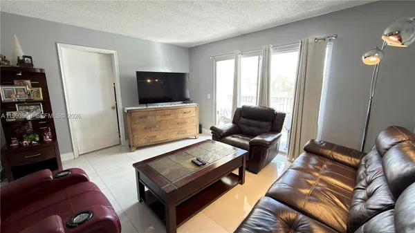 $2,700 | 12500 Southwest 5th Court, Unit 307M, Pembroke Pines, FL 33027