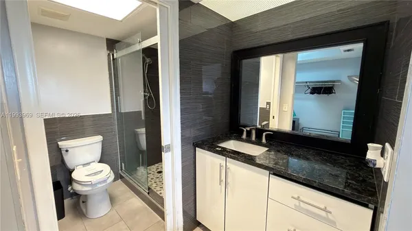 $2,700 | 12500 Southwest 5th Court, Unit 307M, Pembroke Pines, FL 33027