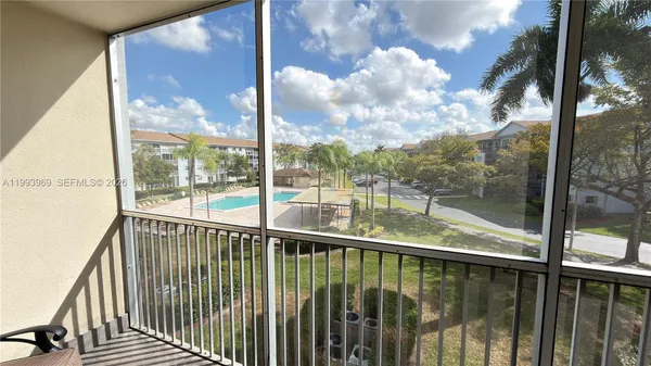 $2,700 | 12500 Southwest 5th Court, Unit 307M, Pembroke Pines, FL 33027