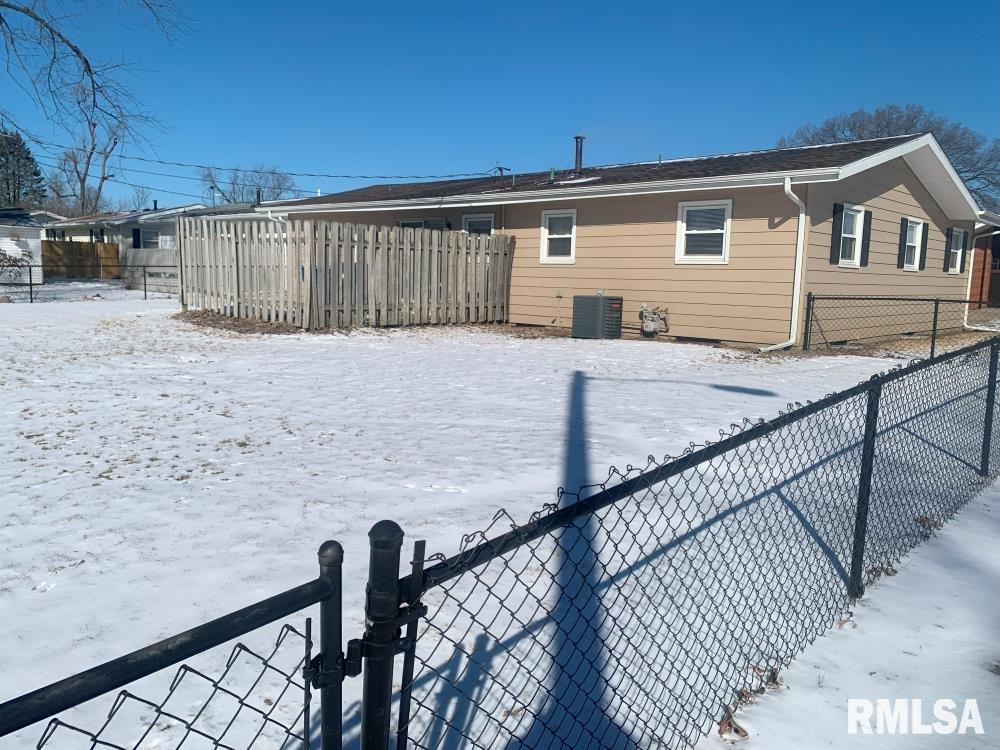 2280 East Black Avenue Springfield, IL 62702 - Photo 11 of 13