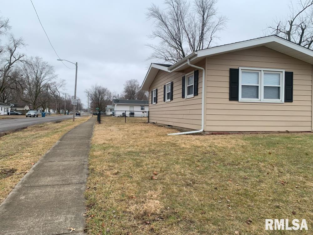 2280 East Black Avenue Springfield, IL 62702 - Photo 2 of 13