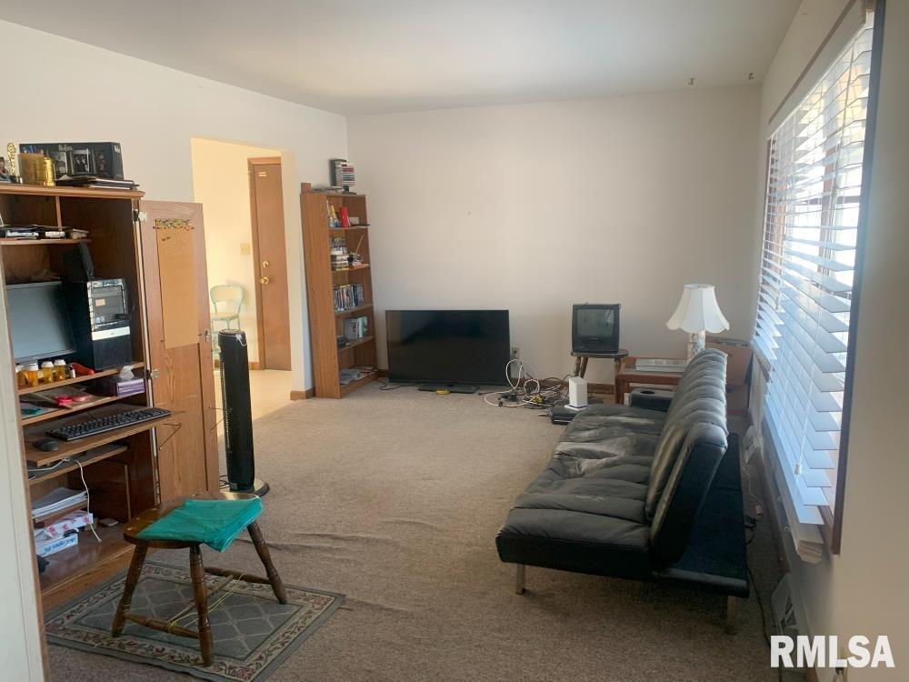 2280 East Black Avenue Springfield, IL 62702 - Photo 3 of 13