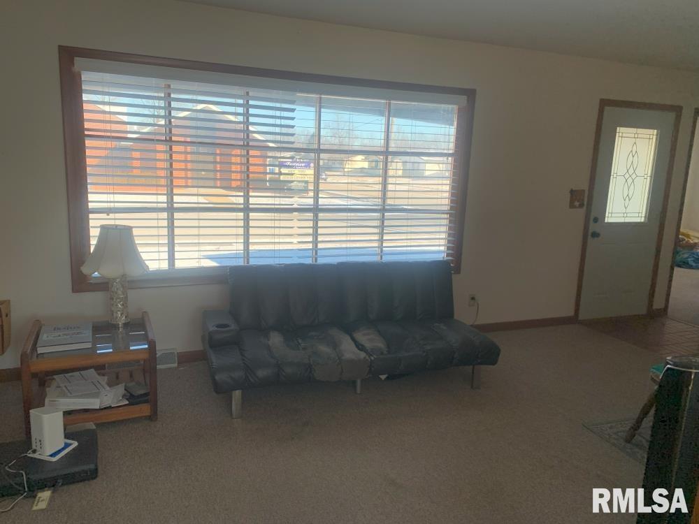 2280 East Black Avenue Springfield, IL 62702 - Photo 4 of 13