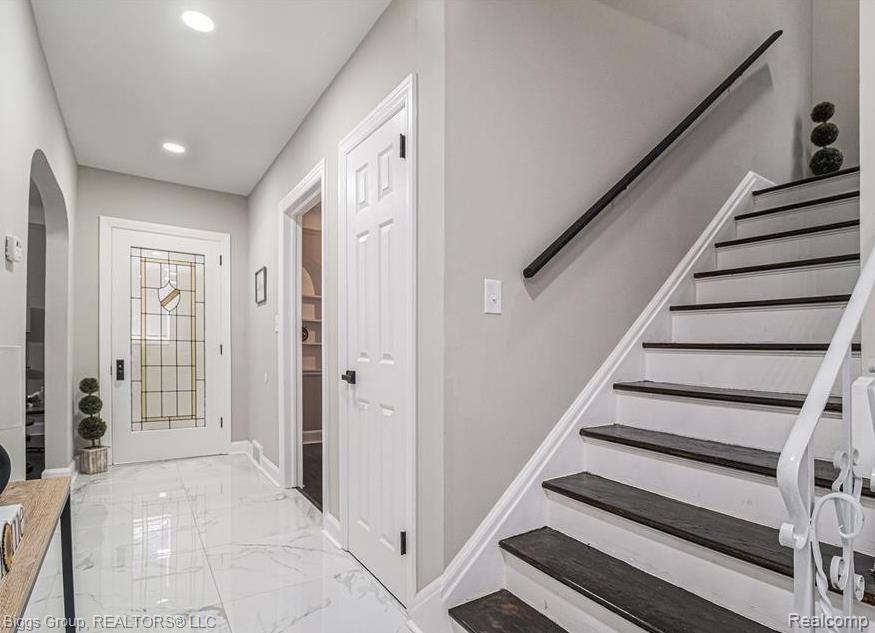 15716 Ashton Road Detroit, MI 48223 - Photo 2 of 11 Gallery Image 2