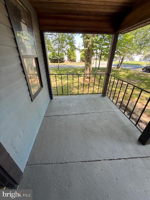 210 West Rudderow Avenue Maple Shade, NJ 08052 - Photo 5 of 32