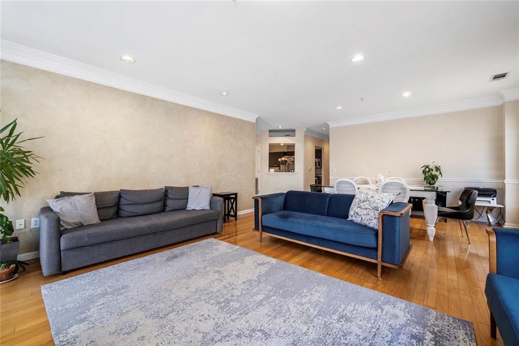 3334 Peachtree Road Northeast, Unit 112 Atlanta, GA 30326 - Photo 4 of 32 Gallery Image 4