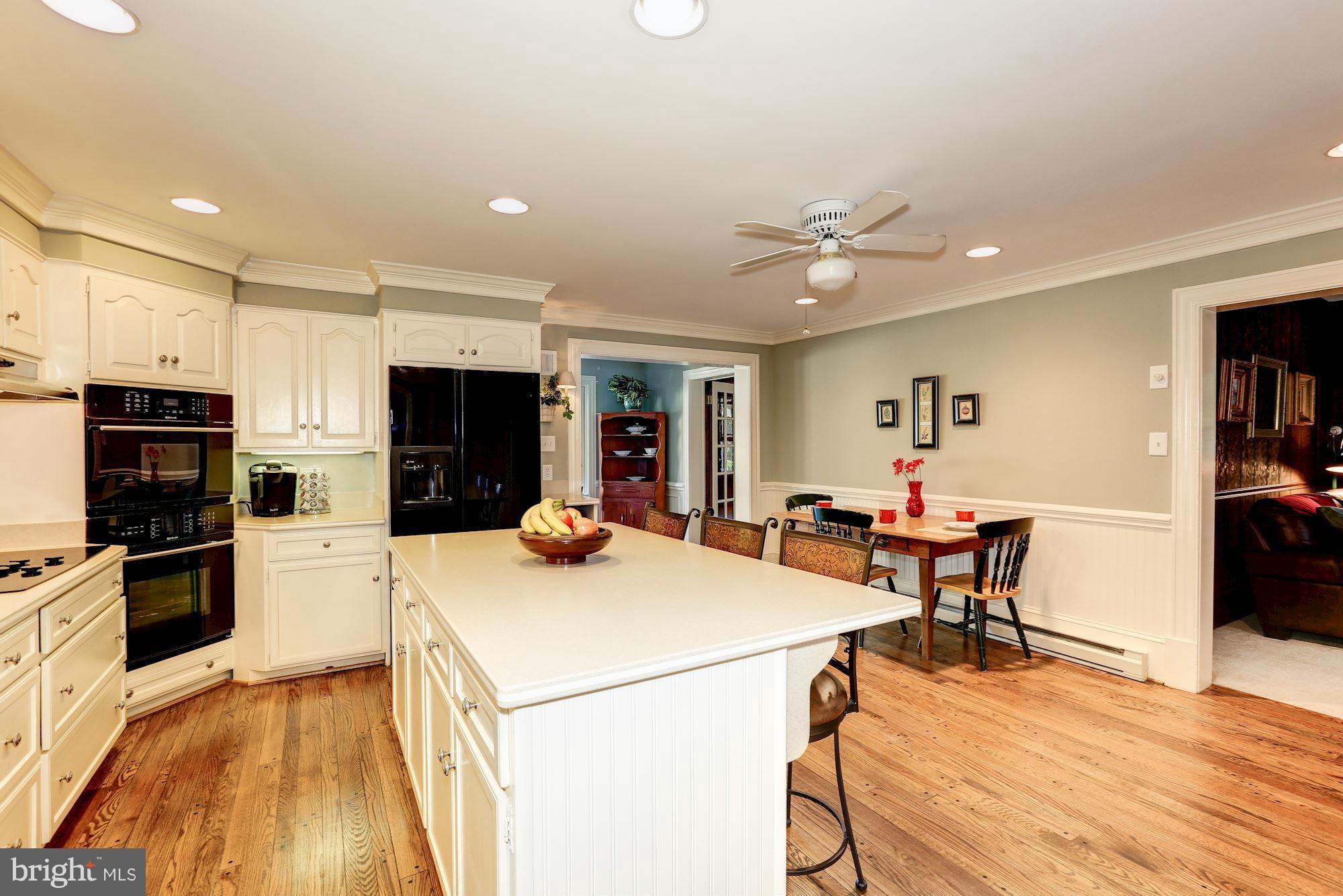 7211 Hawkins Creamery Road Gaithersburg, MD 20882 - Photo 10 of 30 Kitchen