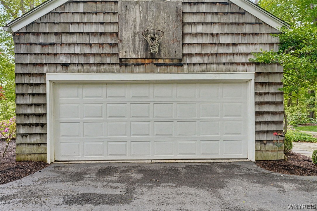 4233 Freeman Road Orchard Park, NY 14127 - Photo 47 of 50 Garage