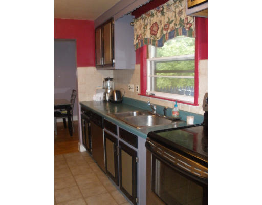 43 Edge Hill Road Sharon, MA 02067 - Photo 7 of 23 Gallery Image 7