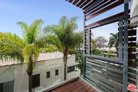 $899,000 | 1250 North Harper Avenue, Unit 414, Los Angeles, CA 90046