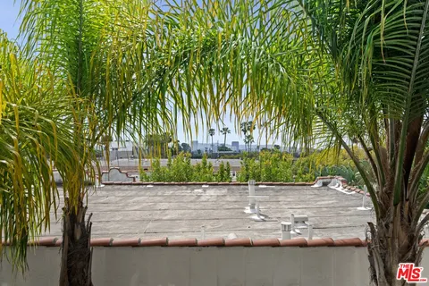 $899,000 | 1250 North Harper Avenue, Unit 414, Los Angeles, CA 90046