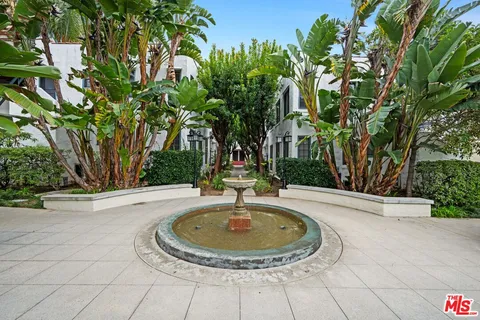 $899,000 | 1250 North Harper Avenue, Unit 414, Los Angeles, CA 90046