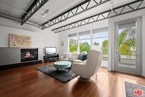 $899,000 | 1250 North Harper Avenue, Unit 414, Los Angeles, CA 90046