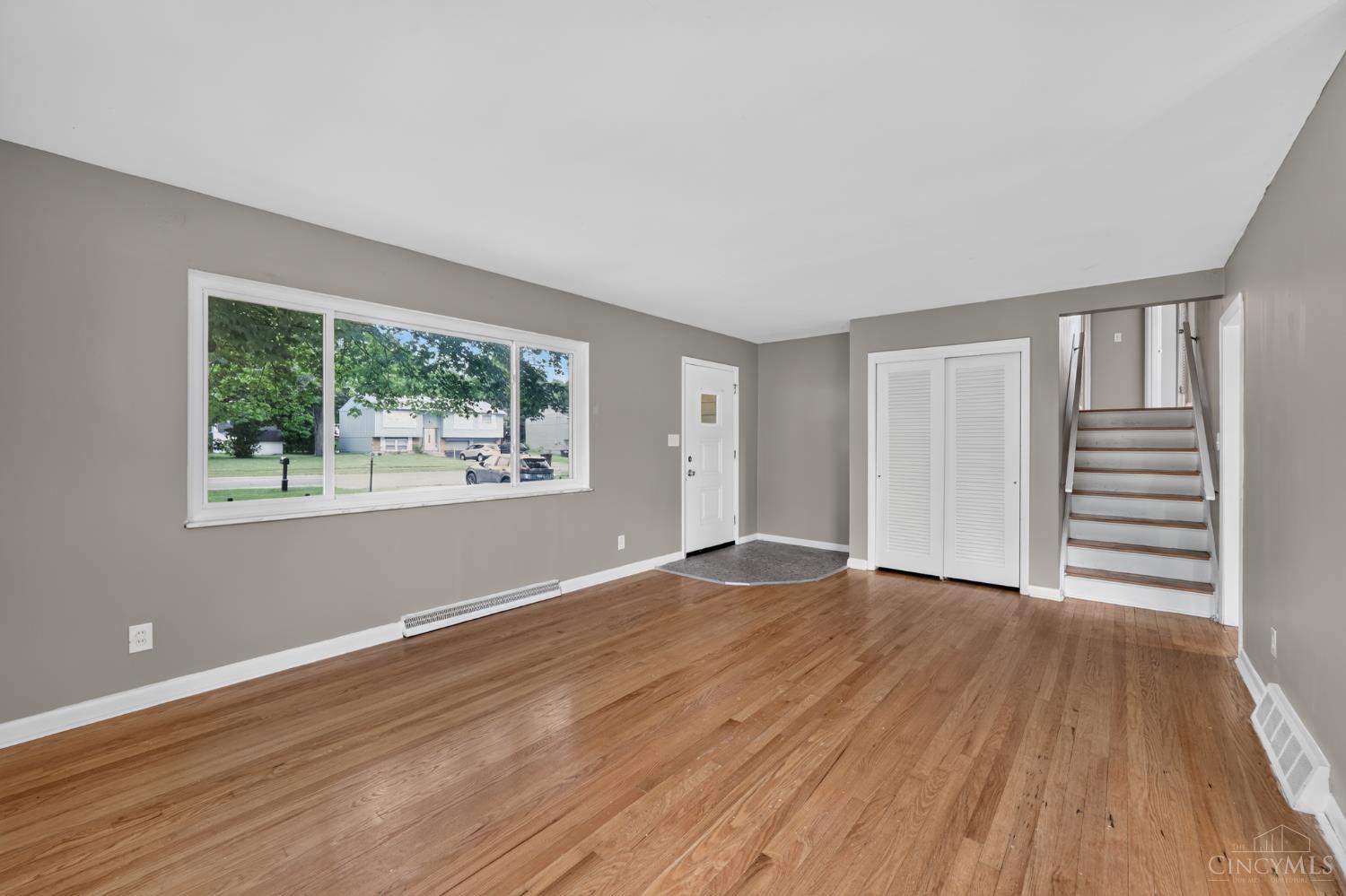 11410 Pippin Road Cincinnati, OH 45231 - Photo 5 of 33