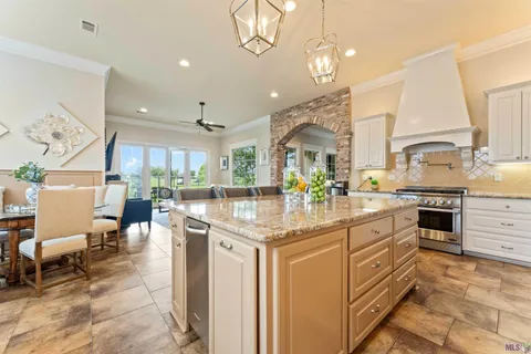 $655,000 | 2340 St Andrews Avenue, Zachary, LA 70791