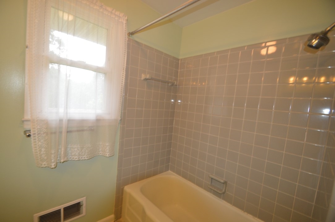 9206 Fairforest Road Spartanburg, SC 29301 - Photo 14 of 25