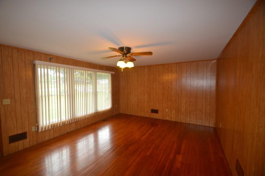 9206 Fairforest Road Spartanburg, SC 29301 - Photo 3 of 25