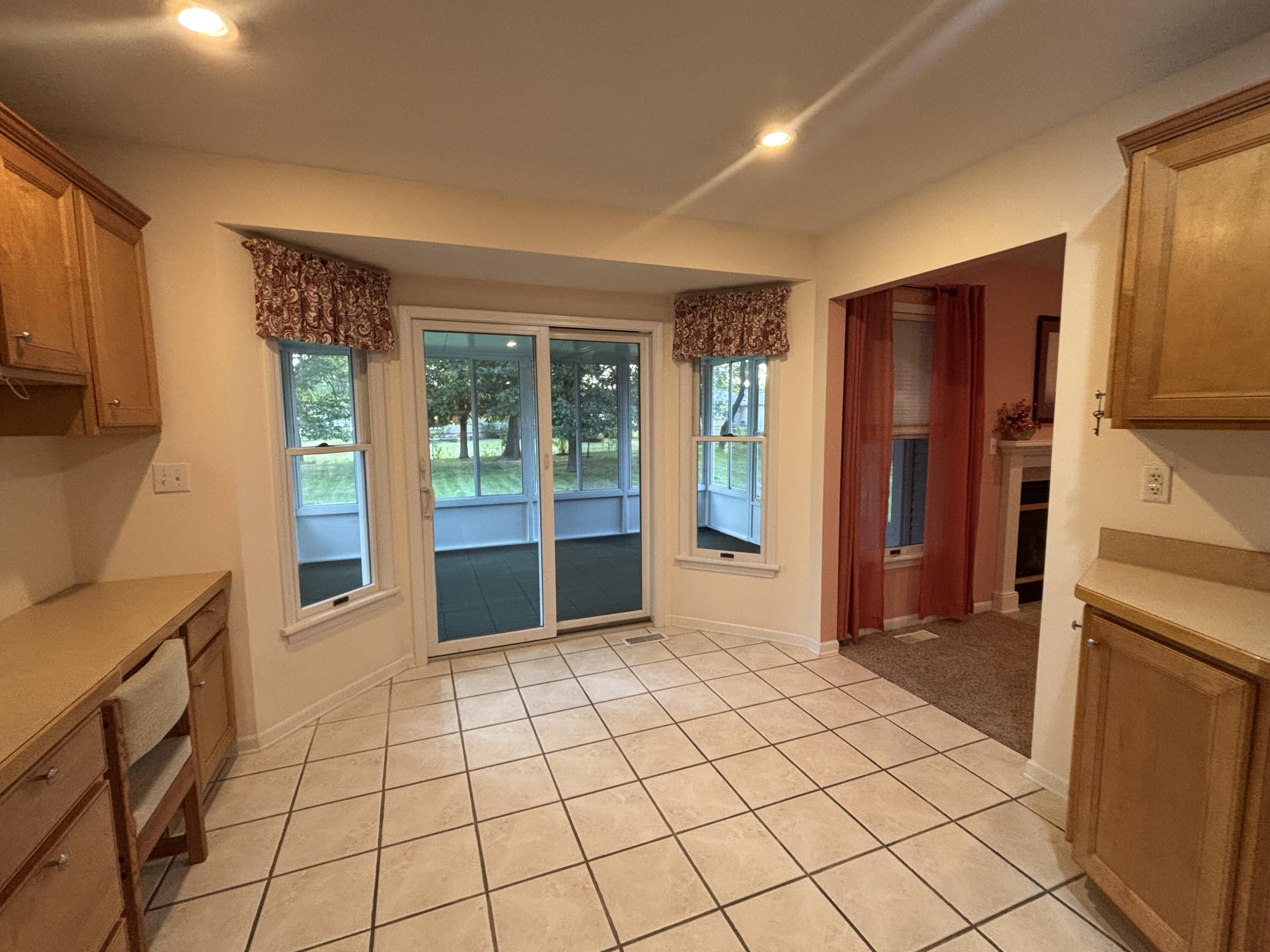 1318 Catsyl Road Jackson, MI 49203 - Photo 6 of 22 IMG_2215