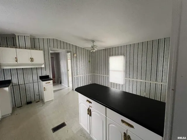 $55,000 | 112 North Old Marion Road, Goreville, IL 62939