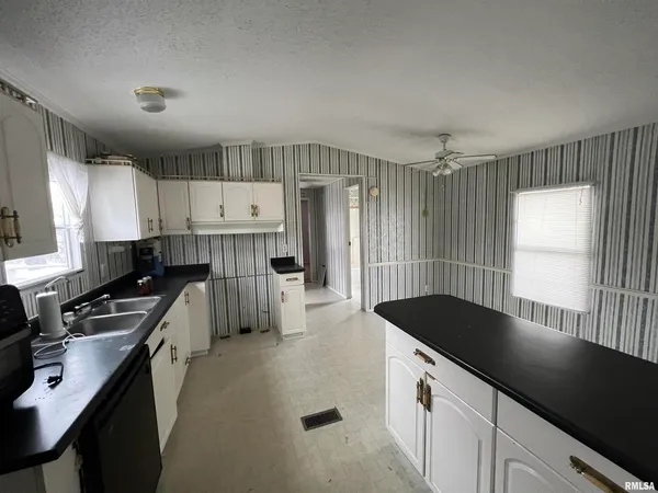 $49,000 | 112 North Old Marion Road, Goreville, IL 62939