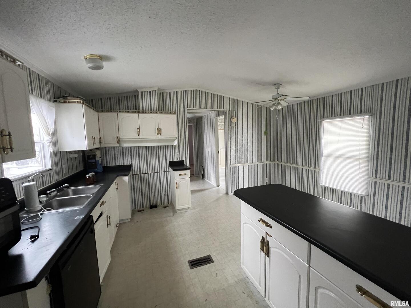 112 North Old Marion Road Goreville, IL 62939 - Photo 10 of 23