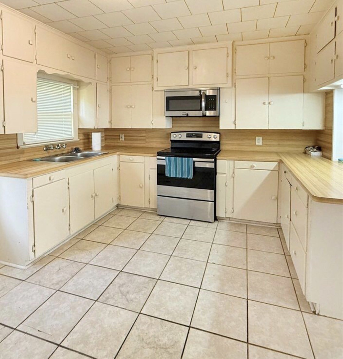 416 North Tinsley Street Angleton, TX 77515 - Photo 6 of 11