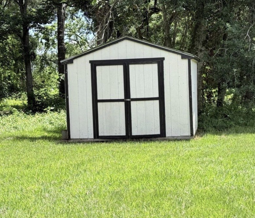 416 North Tinsley Street Angleton, TX 77515 - Photo 9 of 11