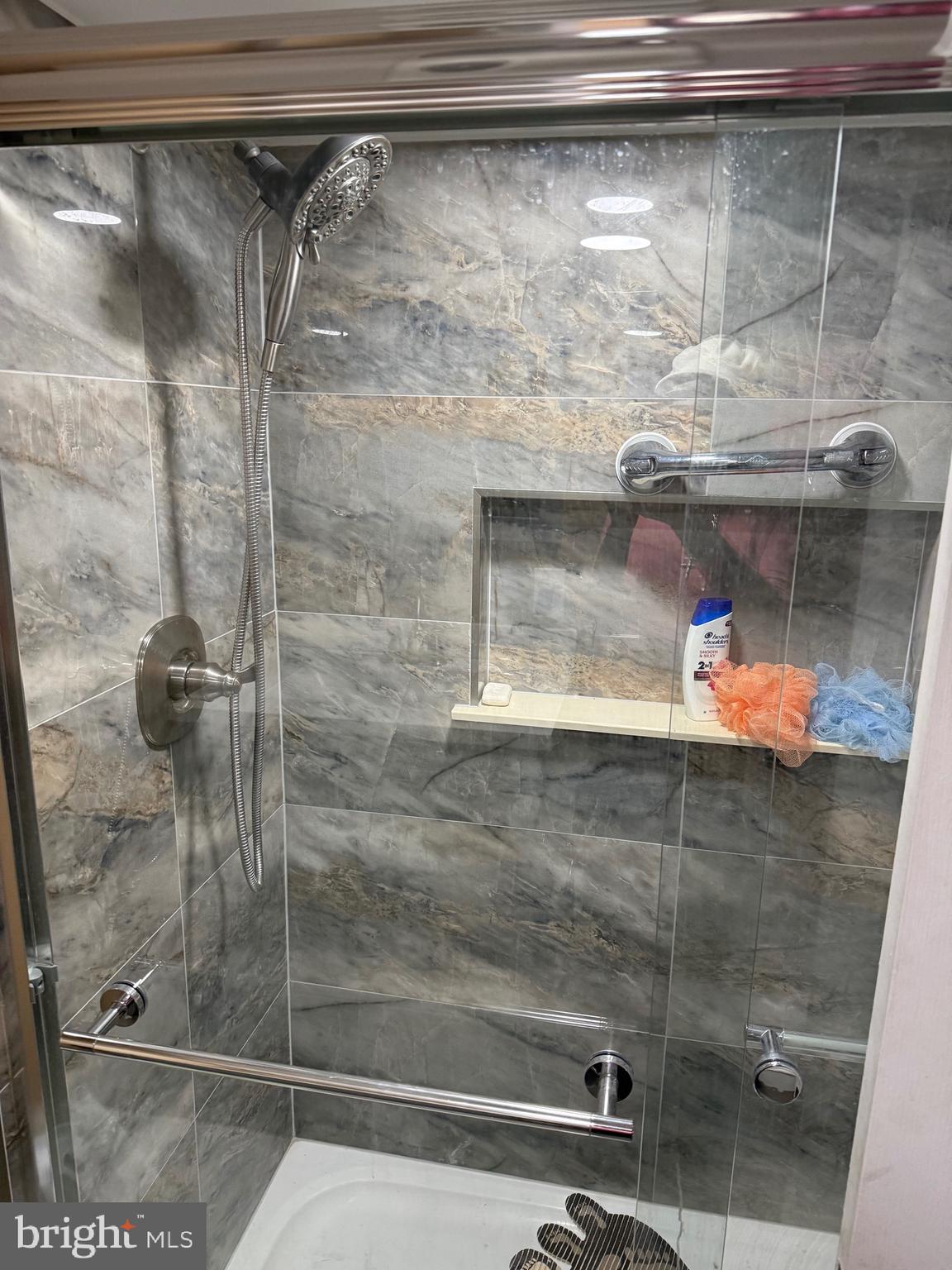 345 Stevens Street Philadelphia, PA 19111 - Photo 13 of 21 full bathroom 2nd