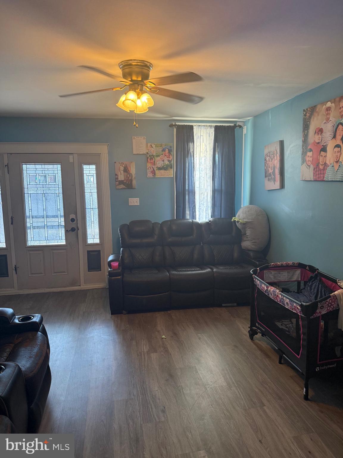 345 Stevens Street Philadelphia, PA 19111 - Photo 8 of 21 living room