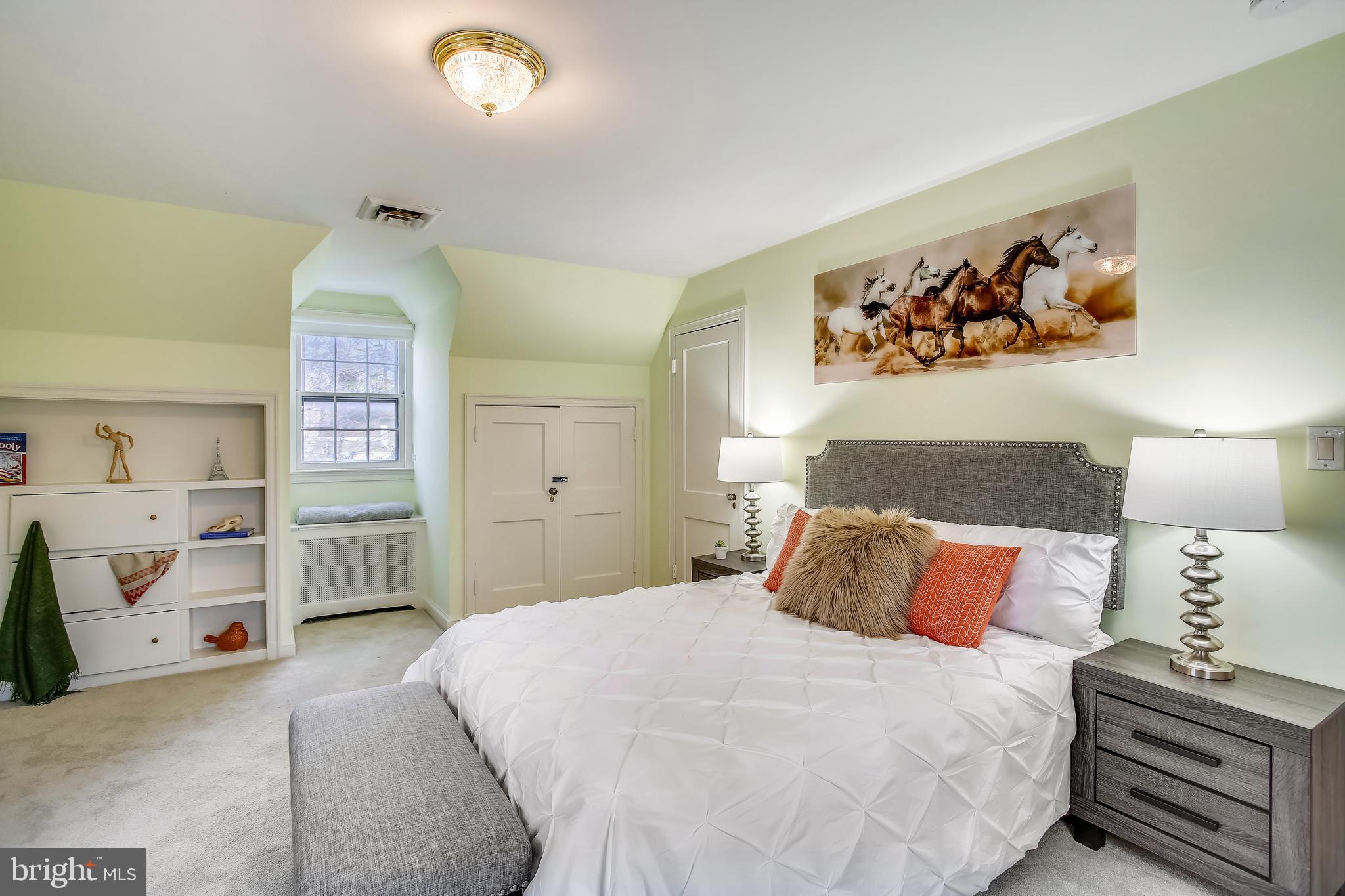 4664 Reservoir Road Northwest Washington, DC 20007 - Photo 38 of 60 Check out the window seat ...Charming!