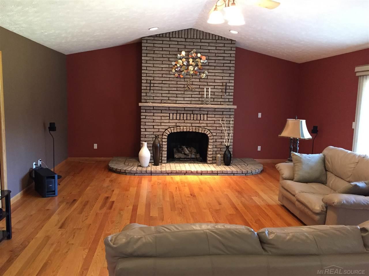 9670 Division Road Columbus, MI 48063 - Photo 3 of 30
