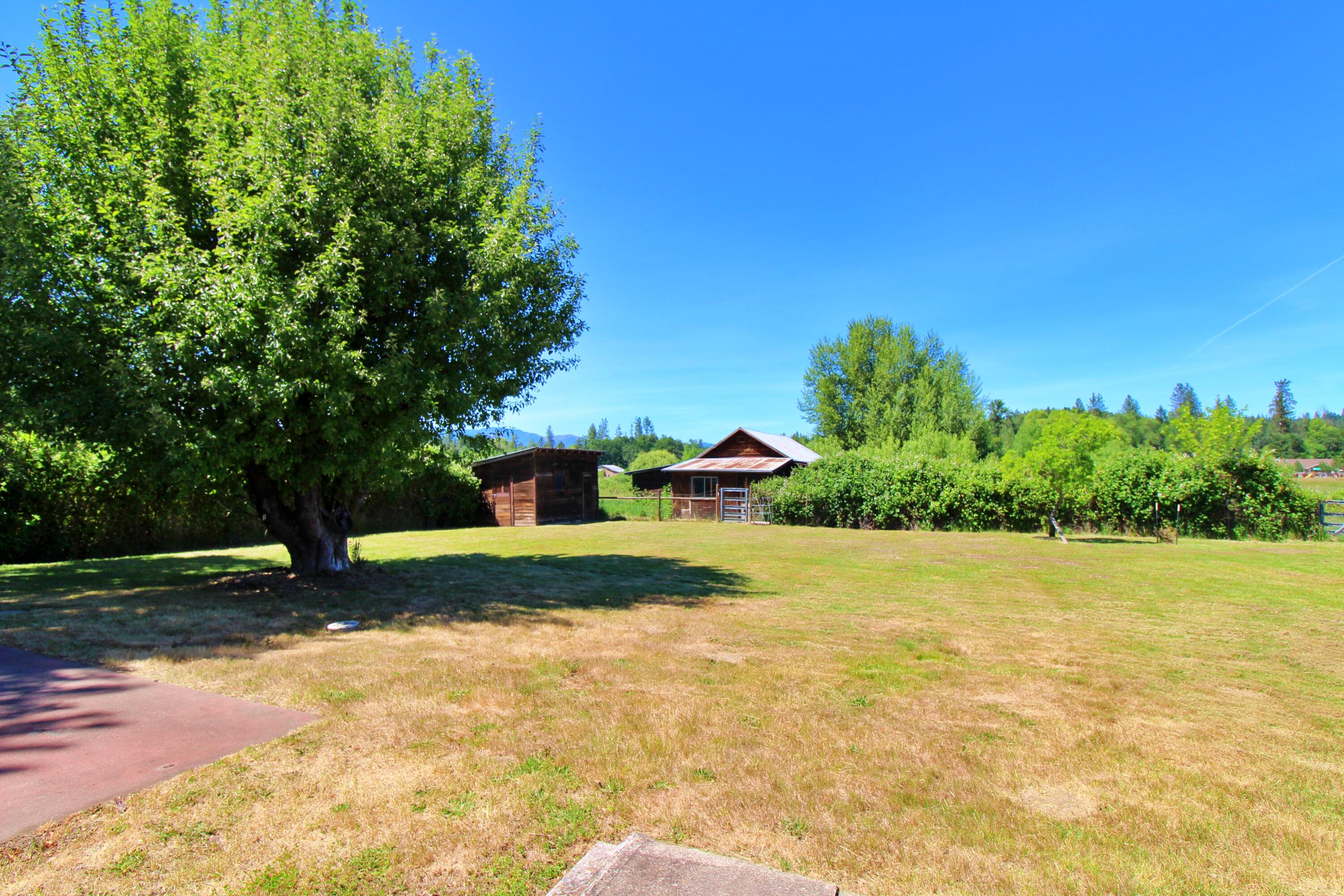 4888 Jerome Prairie Road Grants Pass, OR 97527 - Photo 34 of 35 Back yard