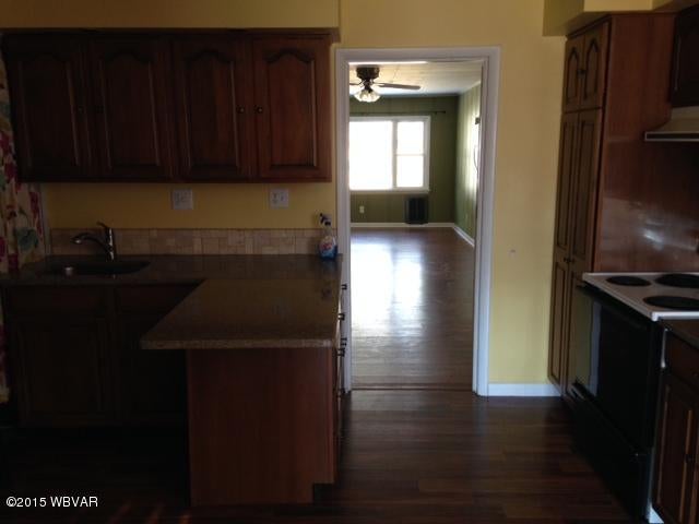 1709 Becht Road Williamsport, PA 17701 - Photo 8 of 18 KITCHEN.gif