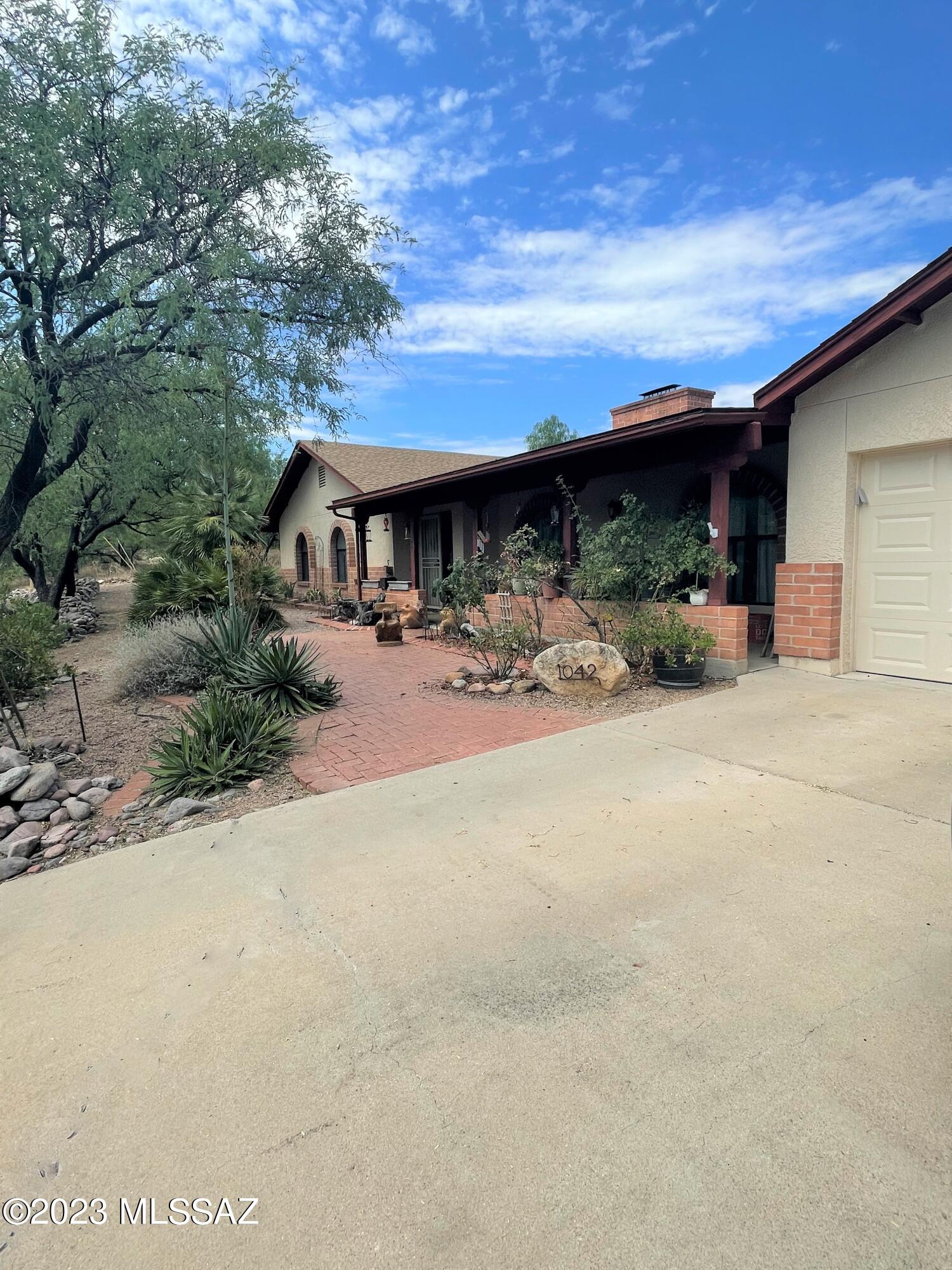 1042 Lucia Court Rio Rico, AZ 85648 - Photo 4 of 39