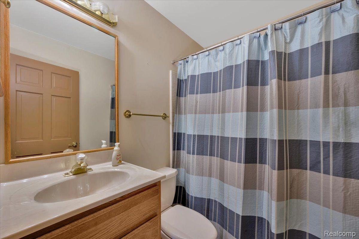 20779 Marter Road Grosse Pointe, MI 48236 - Photo 26 of 39 Gallery Image 26