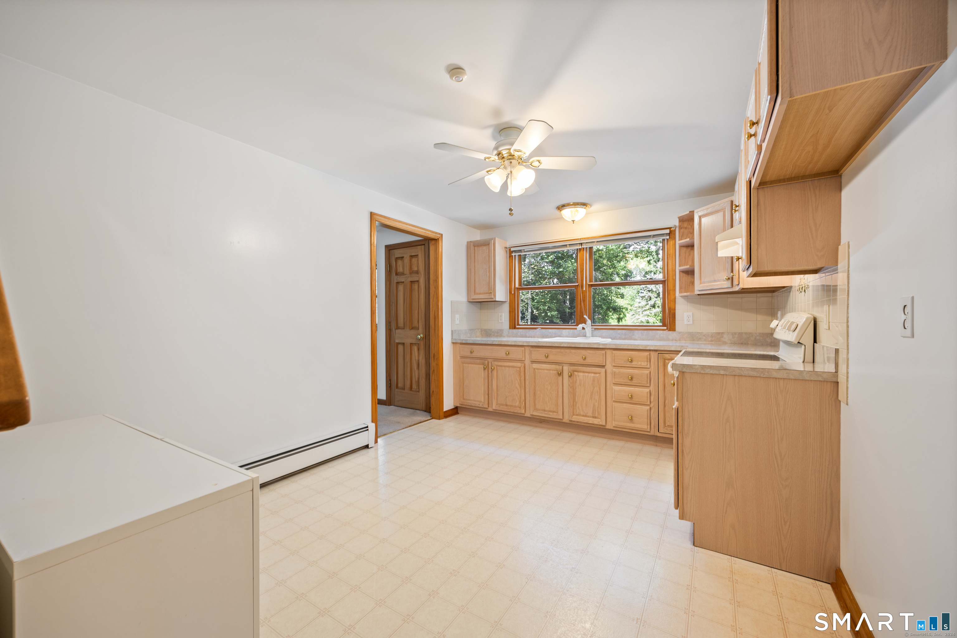 7 Stephens Court Clinton, CT 06413 - Photo 6 of 23