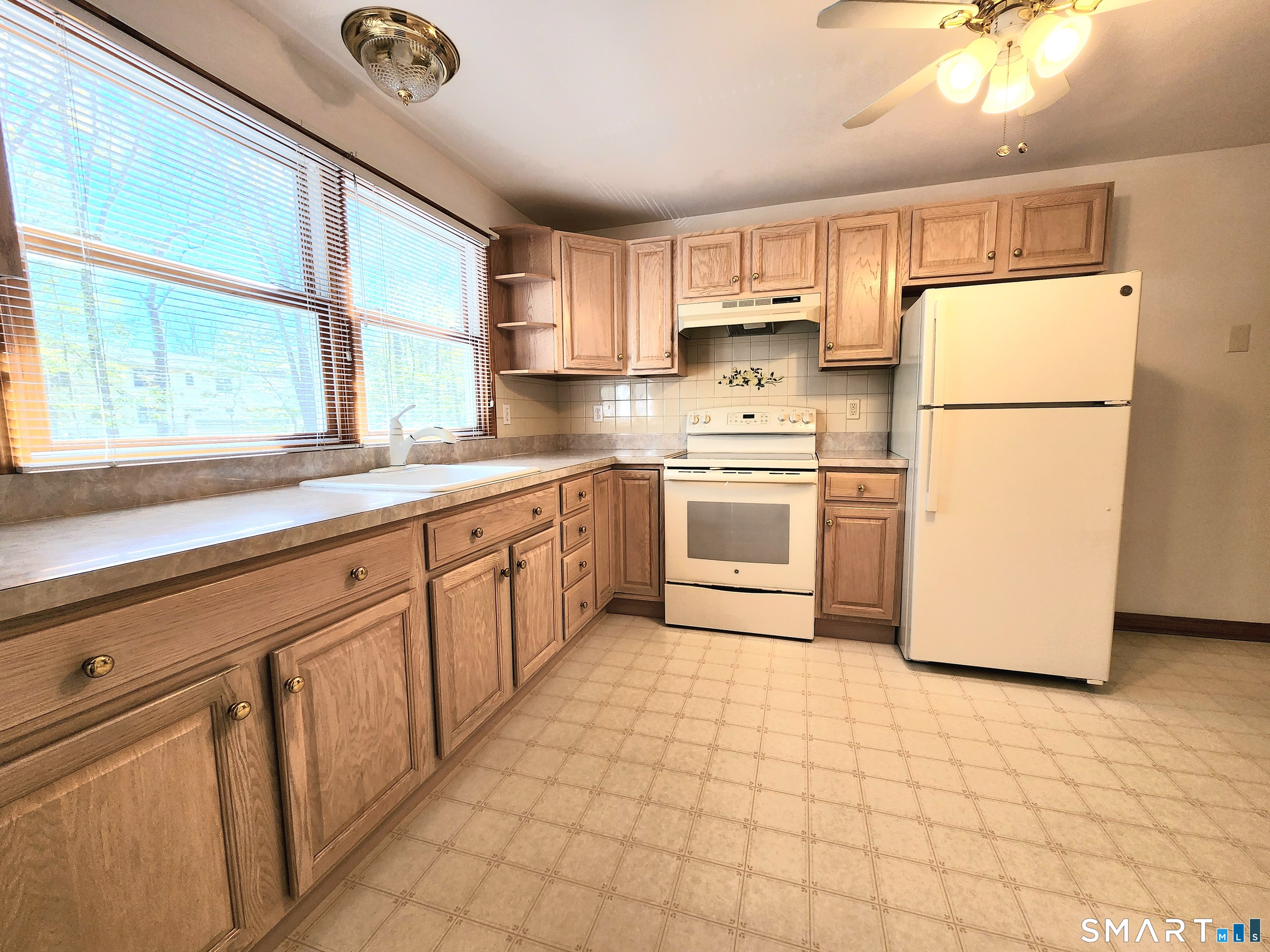 7 Stephens Court Clinton, CT 06413 - Photo 8 of 23