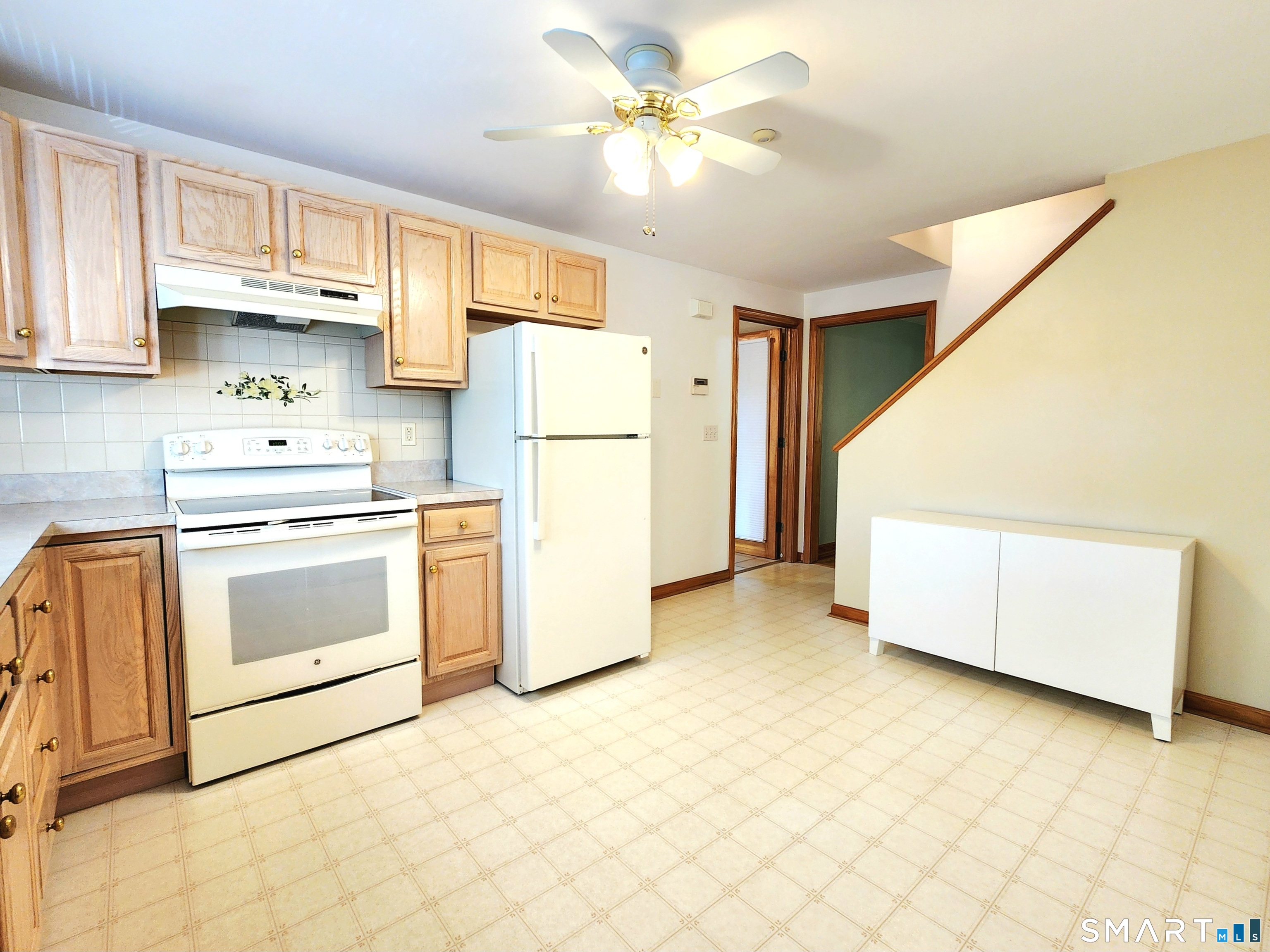 7 Stephens Court Clinton, CT 06413 - Photo 9 of 23
