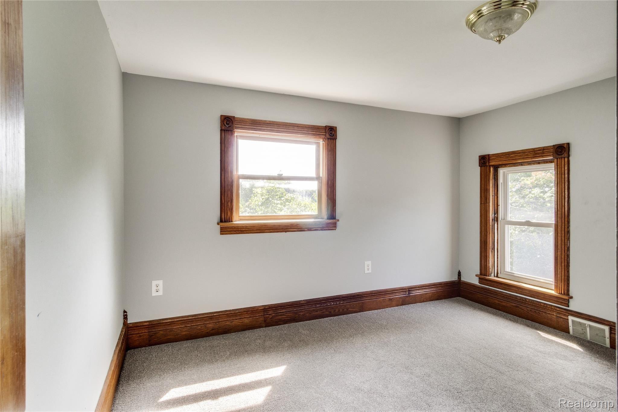 14509 South Byron Road Byron, MI 48418 - Photo 25 of 36 Interiors (30 of 36).jpg